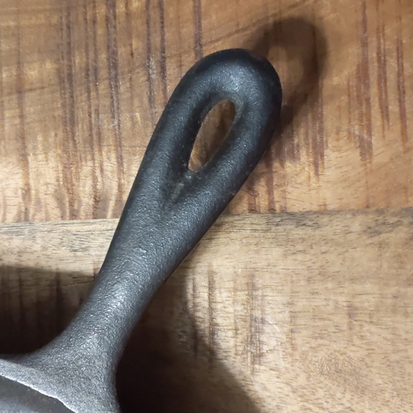 Vintage Unmarked BSR Cast Iron Skillet #5 - Picture 3 of 12